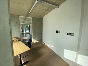 12 High St, London for lease Interior Photo- Image 2 of 5