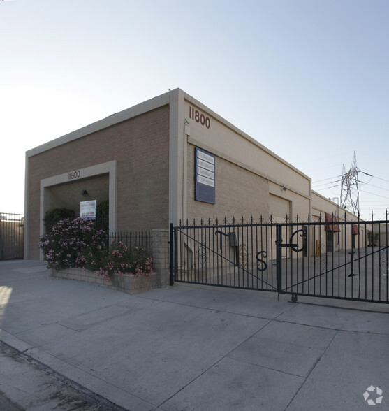 11800 Sheldon St, Sun Valley, CA for lease - Primary Photo - Image 1 of 9