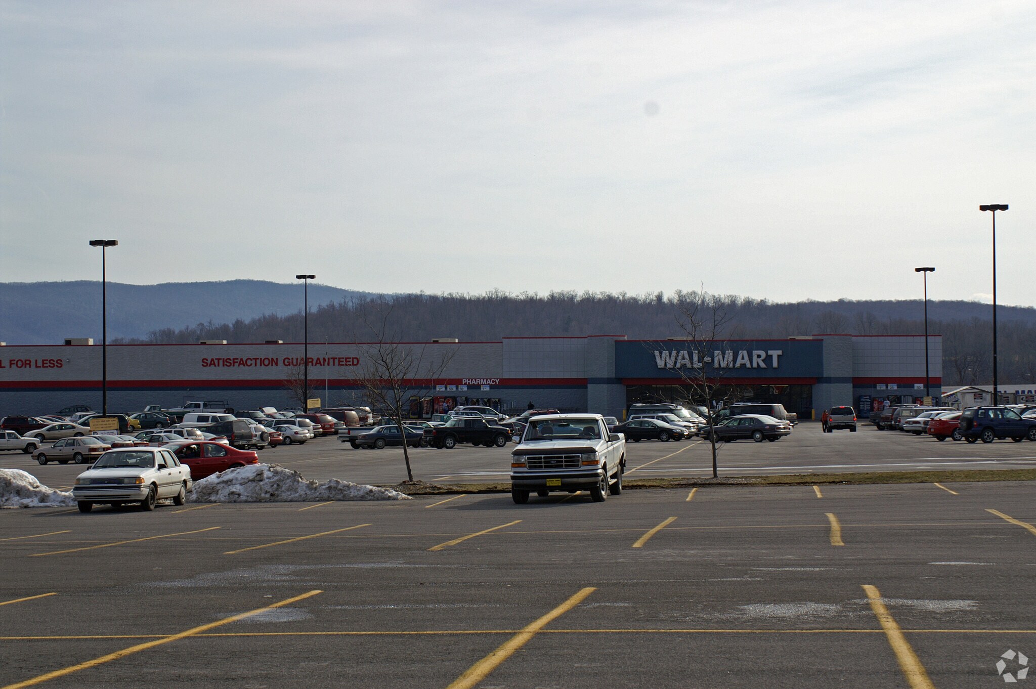 72 Bedford Sq, Everett, PA for sale Primary Photo- Image 1 of 1