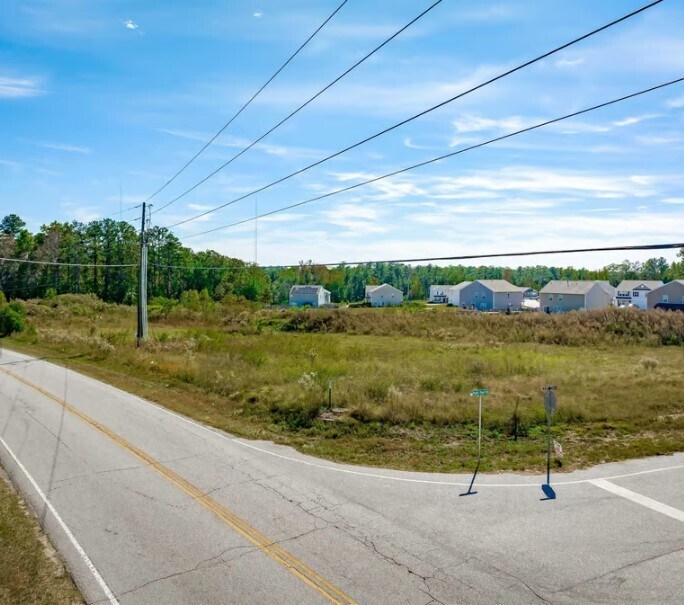 2009A Heath Pond Rd, Elgin, SC for sale Primary Photo- Image 1 of 1