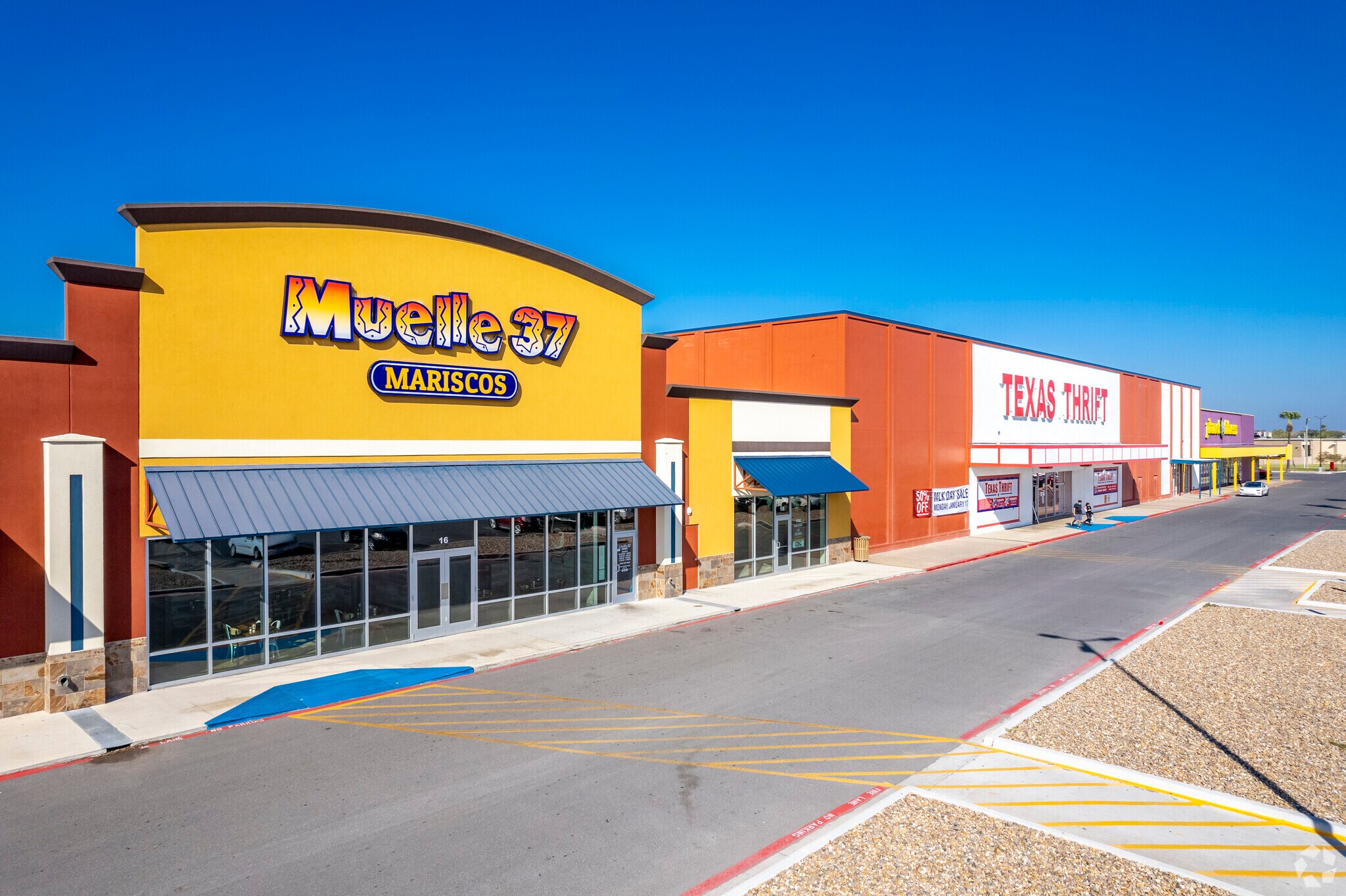 801 N 13th St, Harlingen, TX for lease Building Photo- Image 1 of 26