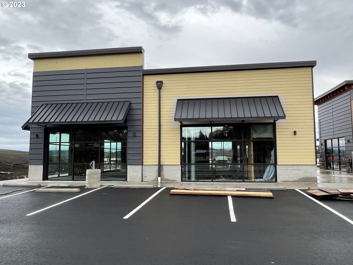 1370 N Bayshore Dr. (Hwy 101), Coos Bay, OR 97420