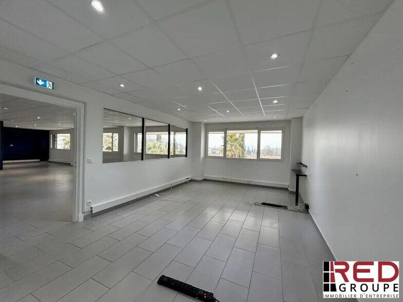 Office in Éguilles for lease - Building Photo - Image 3 of 7