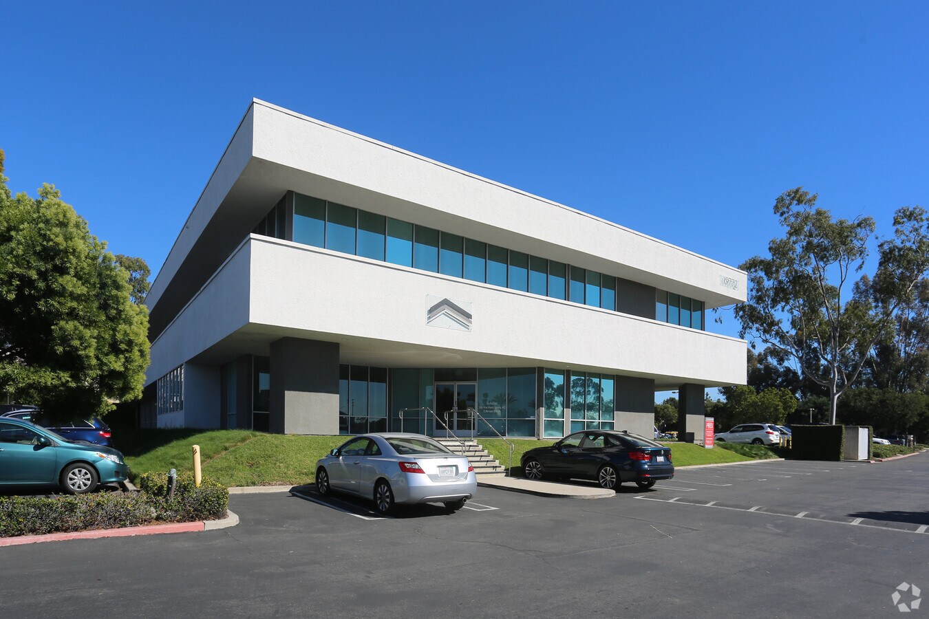 19772 MacArthur Blvd, Irvine, CA 92612