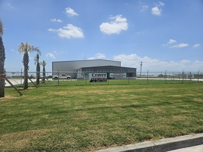 1314 Spindletop Rd, Corpus Christi, TX for lease - Building Photo - Image 2 of 6