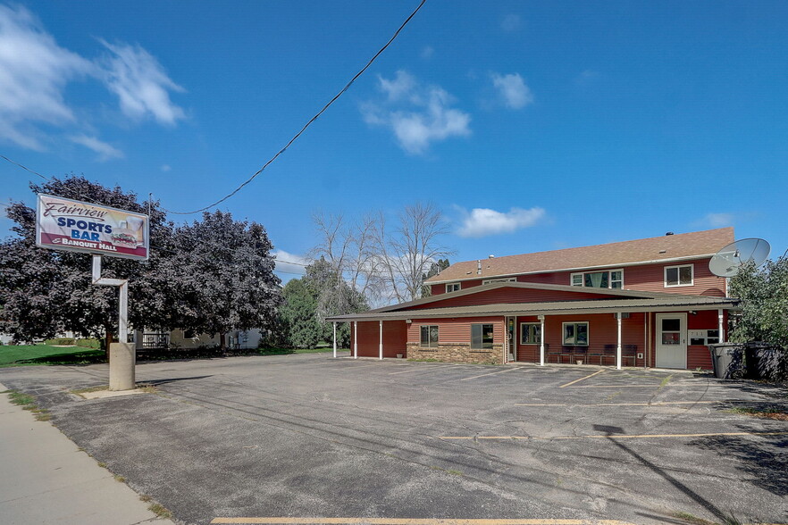 711 W Racine St, Jefferson, WI for sale - Building Photo - Image 2 of 41