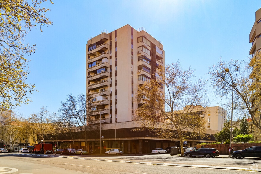 Avenida de Alberto Alcocer, 32, Madrid, Madrid for sale - Building Photo - Image 2 of 4