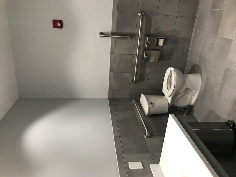 9349 Waterstone Blvd, Cincinnati, OH for lease - Interior Photo - Image 2 of 21