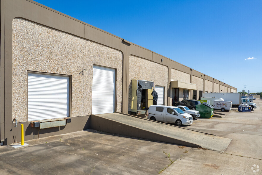 2500-2530 Fairway Park Dr, Houston, TX for lease - Building Photo - Image 2 of 4