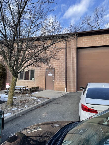 349 Spook Rock Rd, Suffern, NY for lease - Building Photo - Image 3 of 3