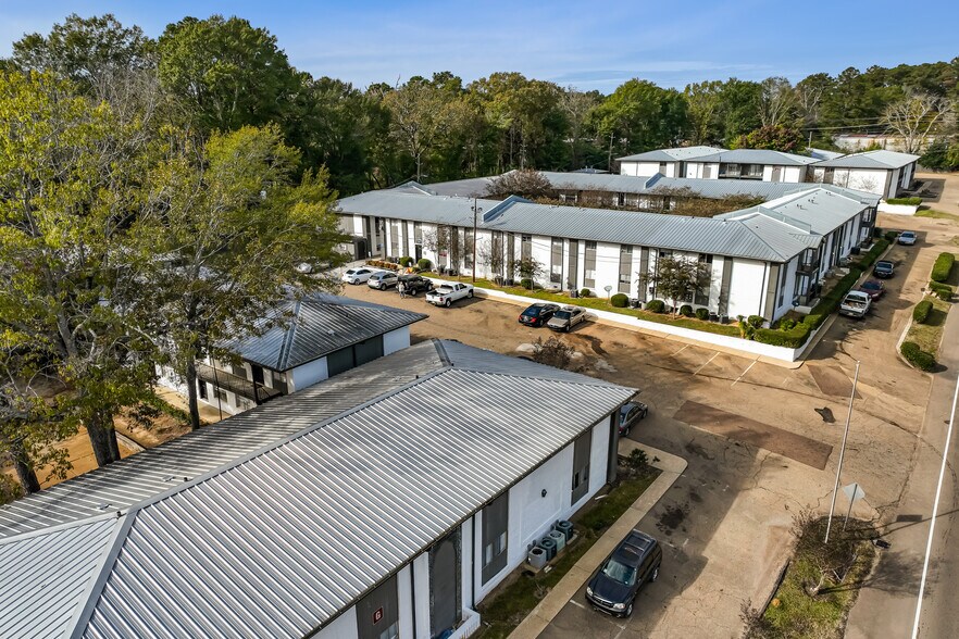 2625 Belvedere Dr, Jackson, MS 39212