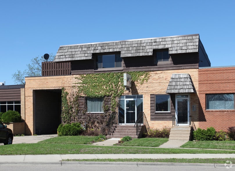 Alabama Ave St. Louis Park, MN portfolio of 4 properties for sale on LoopNet.com - Building Photo - Image 2 of 3