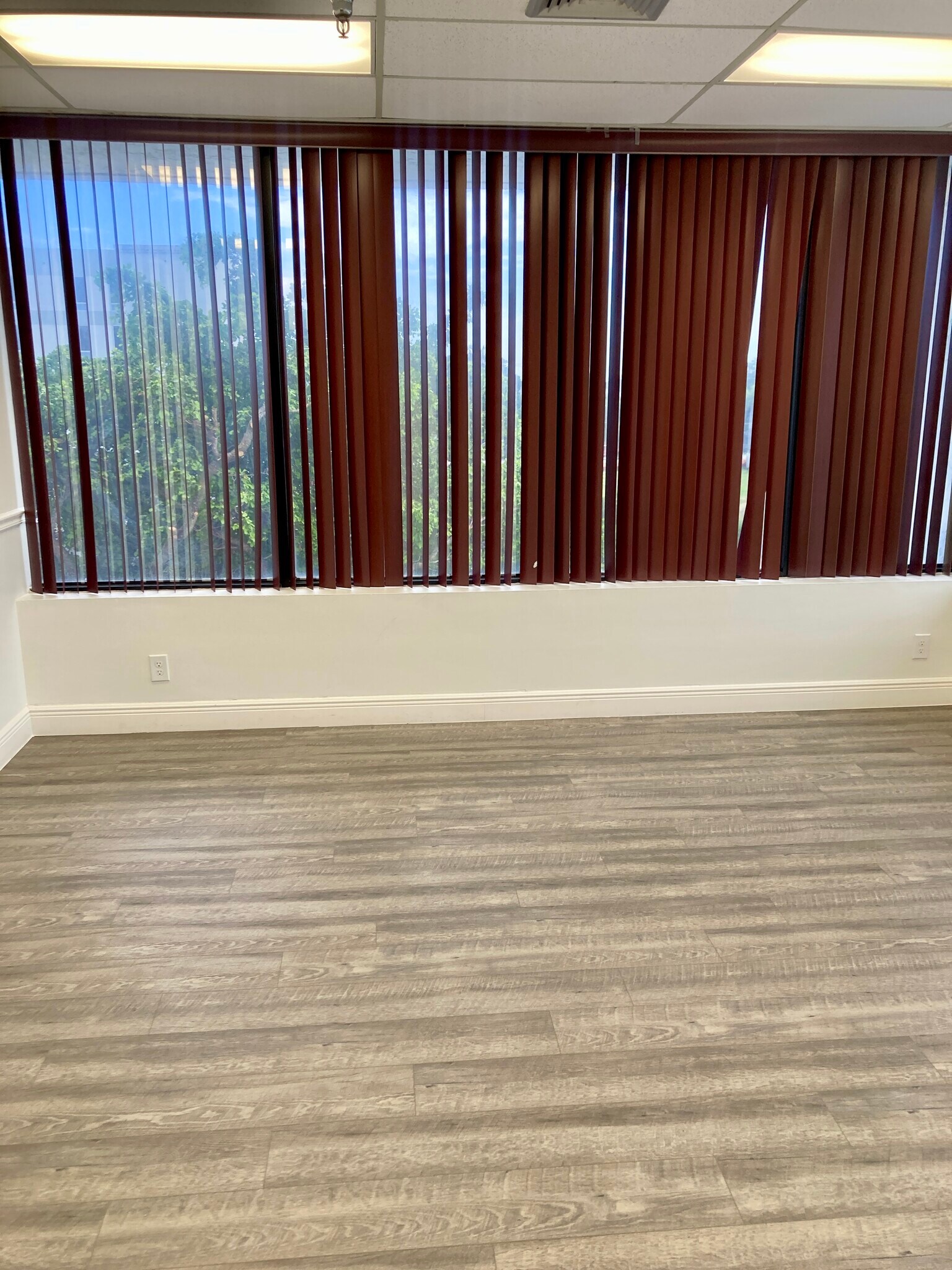 2290 10th Ave N, Lake Worth, FL for lease Interior Photo- Image 1 of 8
