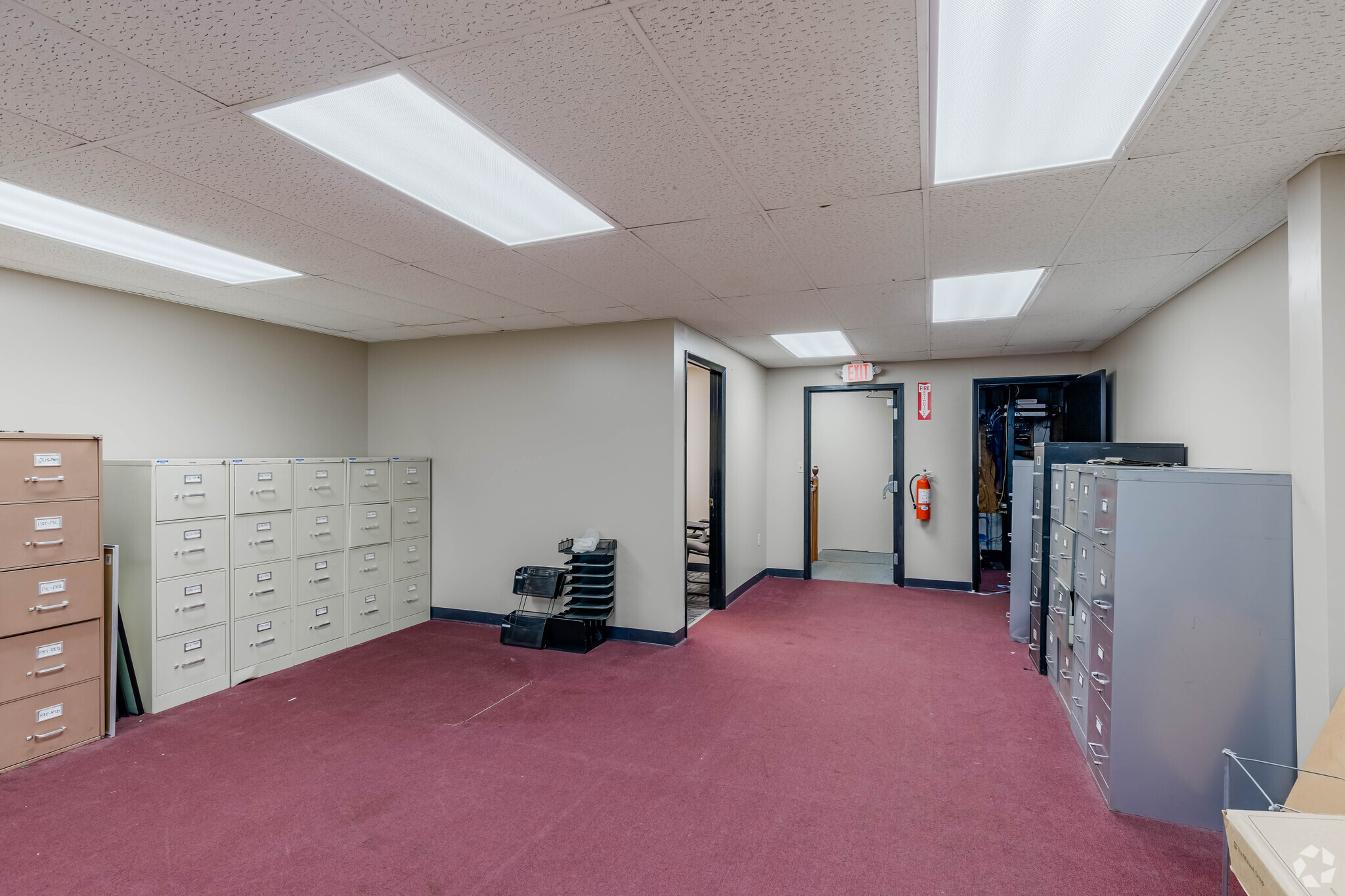 1561 W Liberty Ave, Pittsburgh, PA for lease Interior Photo- Image 1 of 4