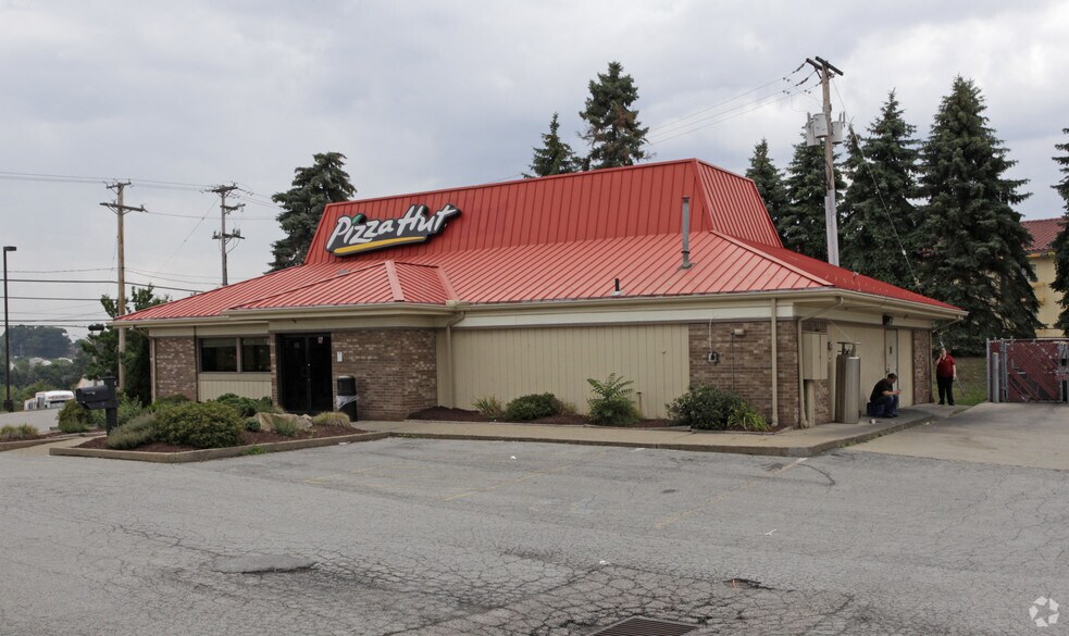 8609 University Blvd, Moon Township, PA for lease - Building Photo - Image 2 of 4