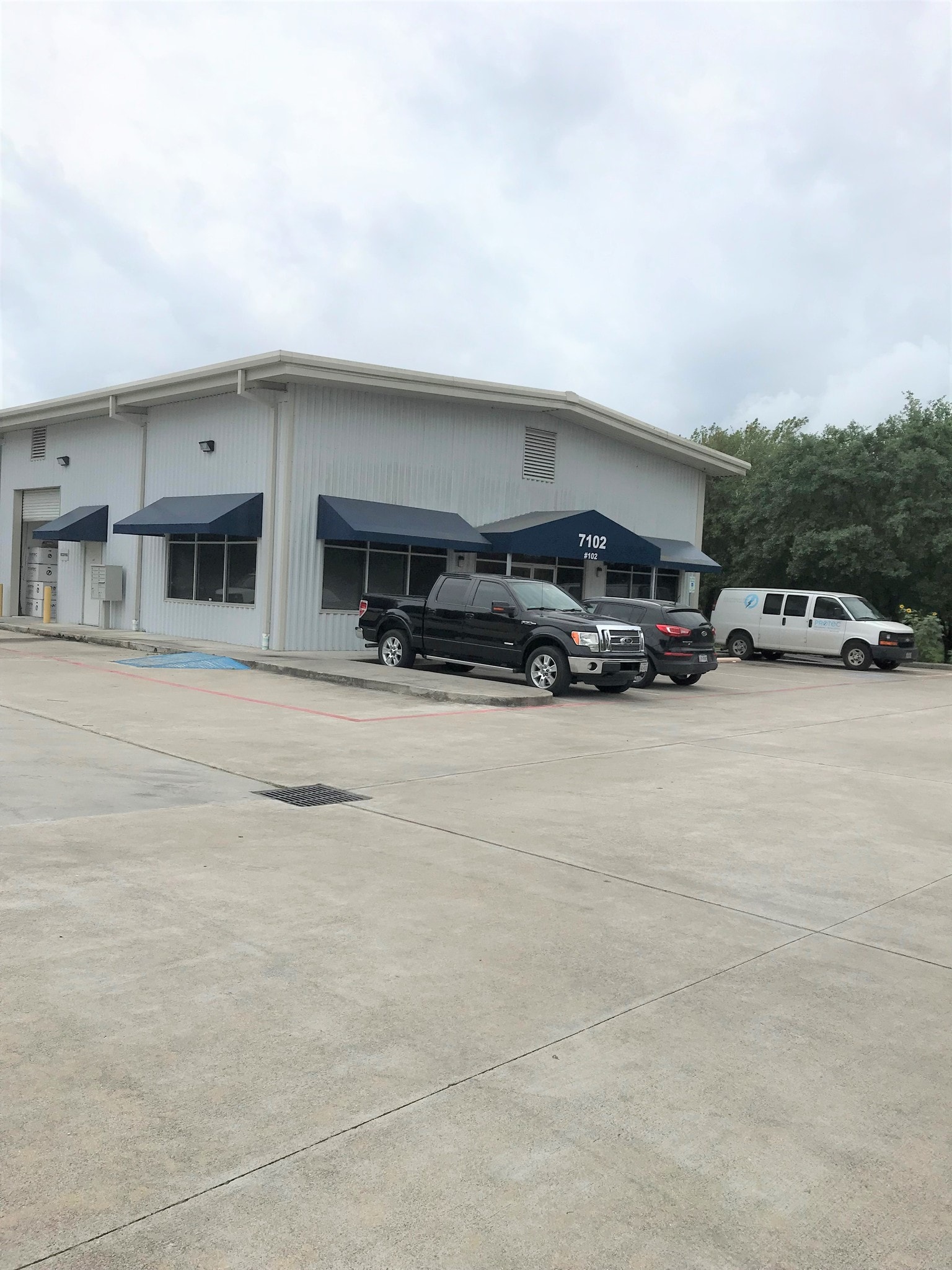 7102 Brookside Rd, Pearland, TX for lease Building Photo- Image 1 of 5