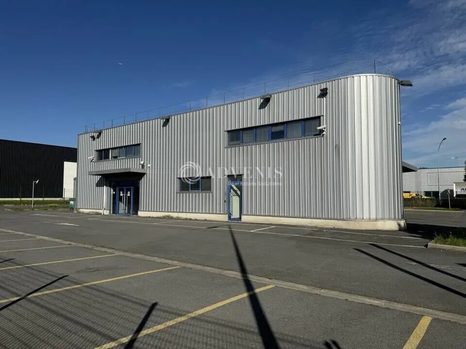 Flex in Mitry-Mory for lease Building Photo- Image 1 of 9
