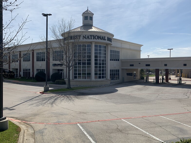 8408 N Davis Blvd, North Richland Hills, TX for lease - Building Photo - Image 3 of 13