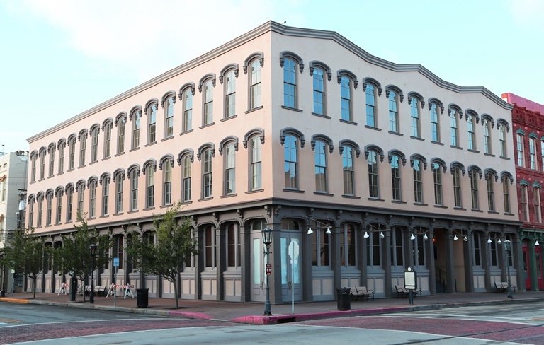 2301 Strand St, Galveston, TX for lease - Building Photo - Image 1 of 7