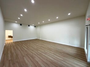 4910 Tamiami Trl N, Naples, FL for lease Interior Photo- Image 2 of 9