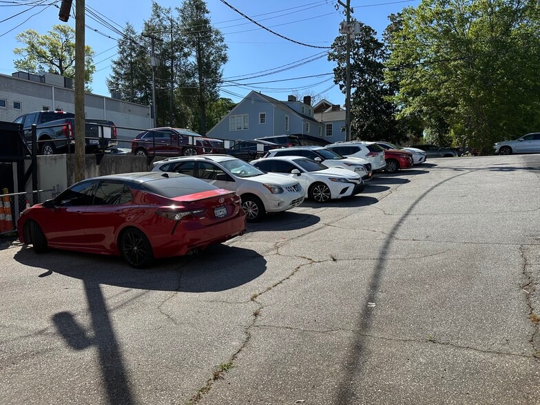 514 E North St, Greenville, SC for lease - Building Photo - Image 2 of 6