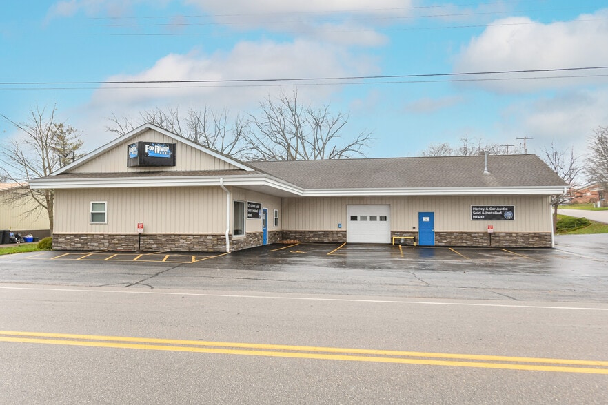 108 N Front St, Burlington, WI for sale - Primary Photo - Image 1 of 32