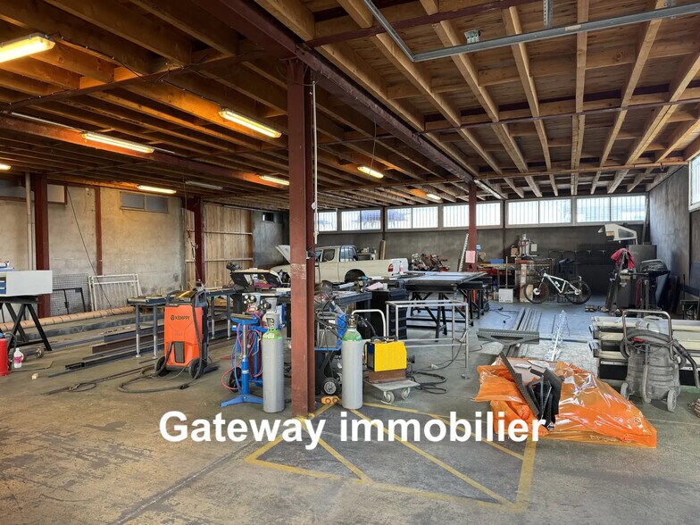 Industrial in Clermont-Ferrand for lease - Building Photo - Image 1 of 6