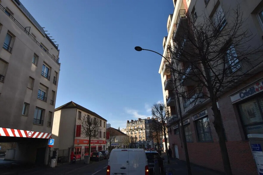 Office in Villejuif for lease - Building Photo - Image 1 of 6