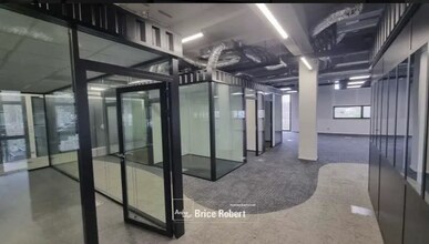 Office in Lyon for lease Interior Photo- Image 2 of 10