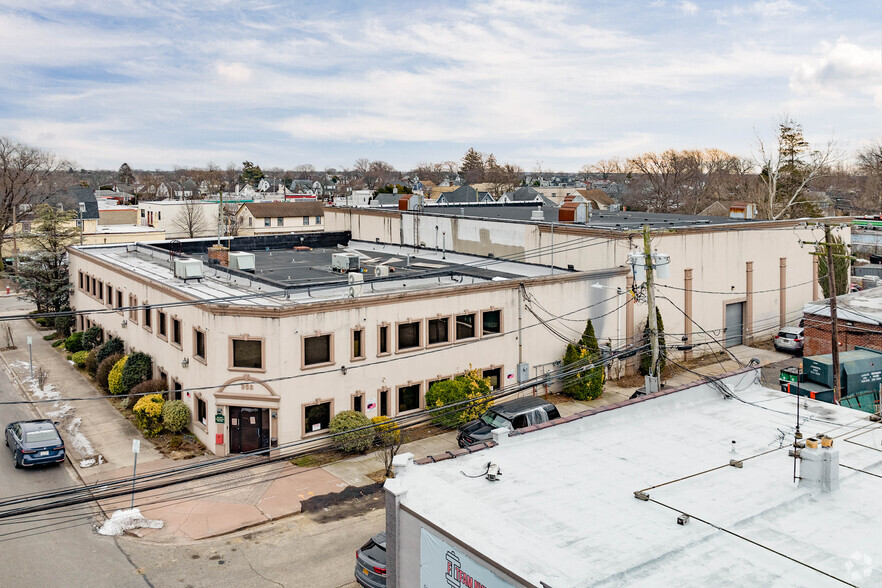 958 Church St, Baldwin, NY for lease - Building Photo - Image 2 of 5