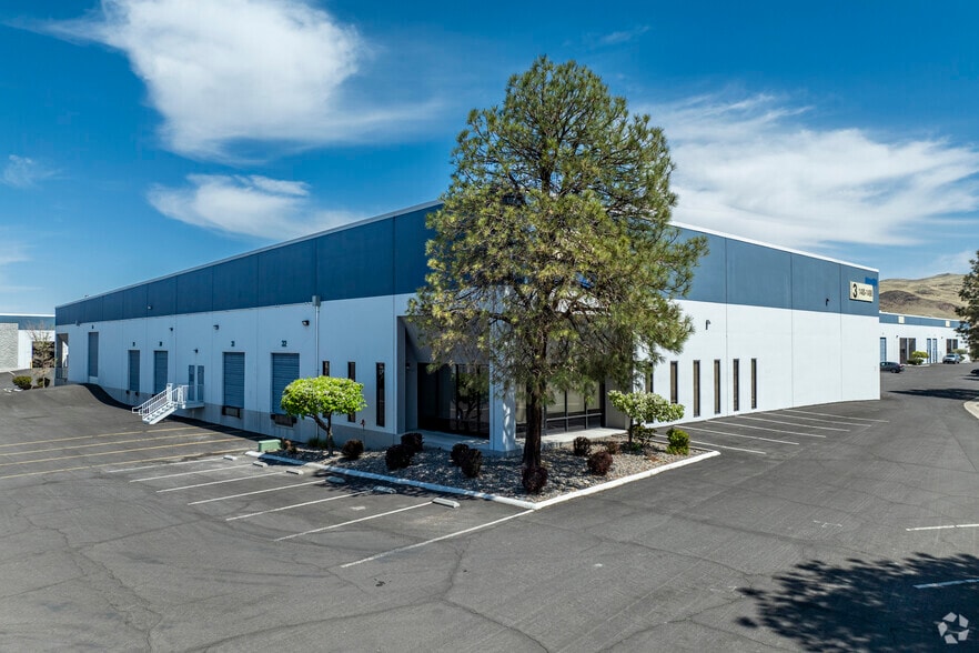 1480-1498 Kleppe Ln, Sparks, NV for lease - Primary Photo - Image 1 of 6