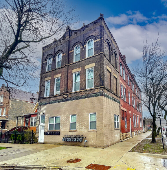 2400 S Troy St, Chicago, IL for sale - Building Photo - Image 1 of 7