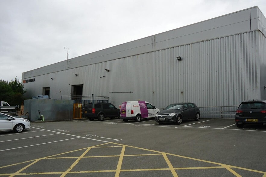 83-84 Livingstone Rd, Andover for lease - Building Photo - Image 2 of 2