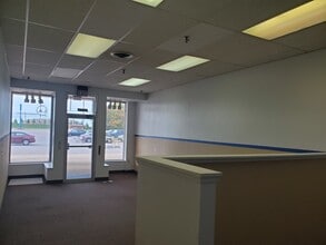 30136-30250 Euclid Ave, Wickliffe, OH for lease Lobby- Image 1 of 6