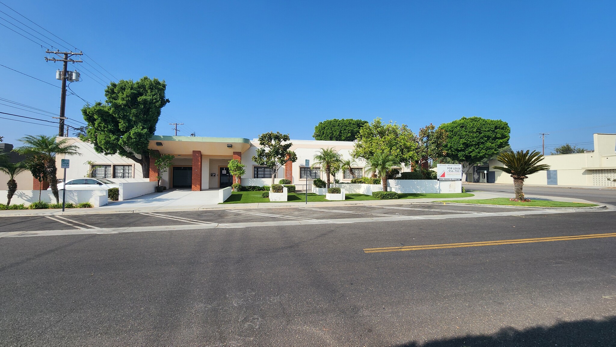 2600 W Magnolia Blvd, Burbank, CA for lease Building Photo- Image 1 of 6