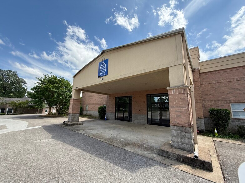 8963 E Shelby Dr, Memphis, TN for sale - Primary Photo - Image 1 of 4