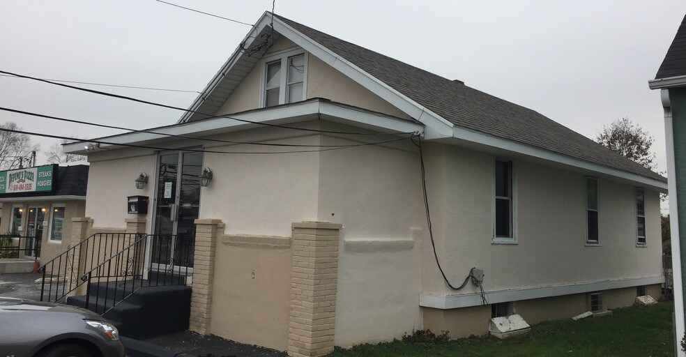 2911 Concord Rd, Aston, PA 19014