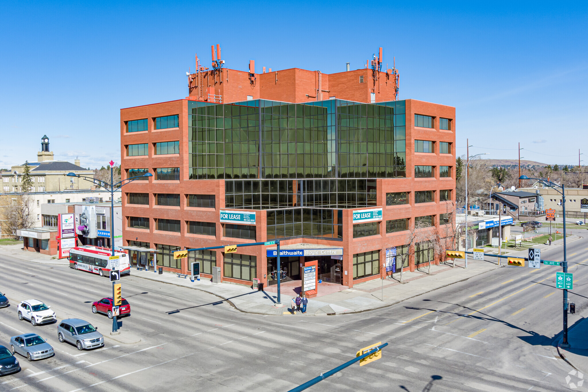 1701 Centre St NW, Calgary, AB for lease Primary Photo- Image 1 of 7