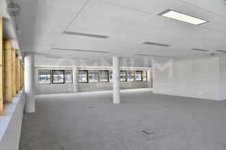 Office in Dardilly for lease Interior Photo- Image 2 of 6