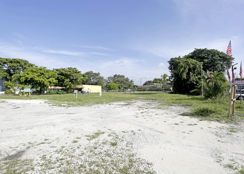 Hallandale Beach Blvd, Hollywood, FL for sale - Primary Photo - Image 1 of 9