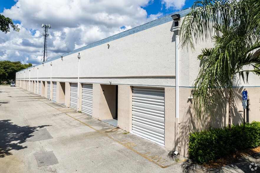 4725-4787 NW 103rd Ave, Sunrise, FL for lease - Primary Photo - Image 1 of 5