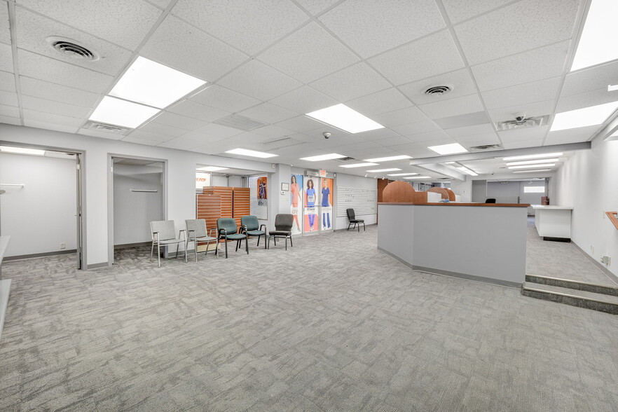 2645-2655 W Central Ave, Toledo, OH for sale - Interior Photo - Image 3 of 12