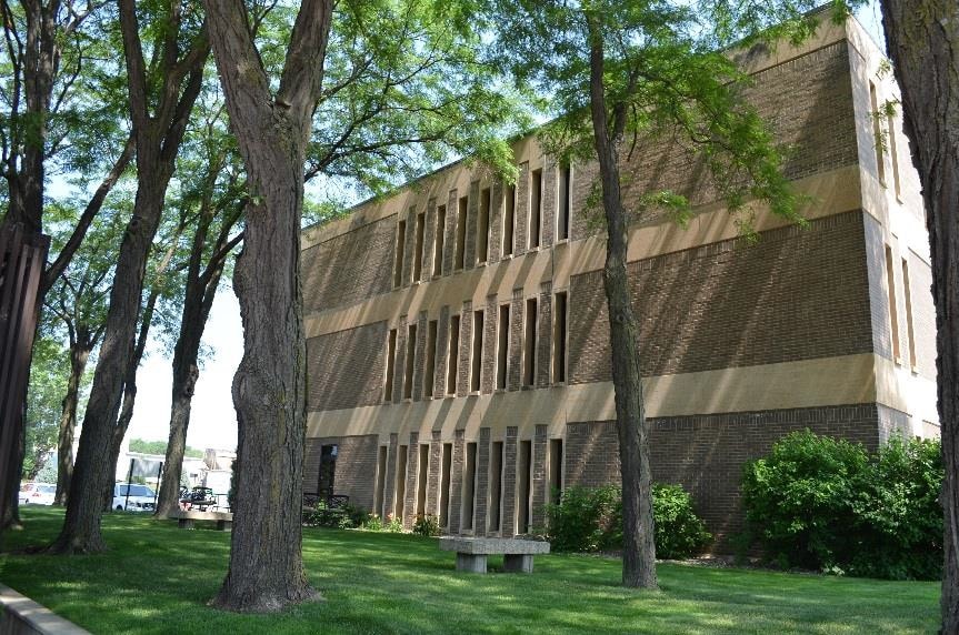 424 N Riverfront Dr, Mankato, MN for lease - Building Photo - Image 2 of 19