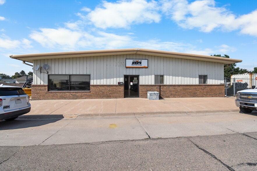 603 E 2nd St, Ogallala, NE for sale - Primary Photo - Image 1 of 34