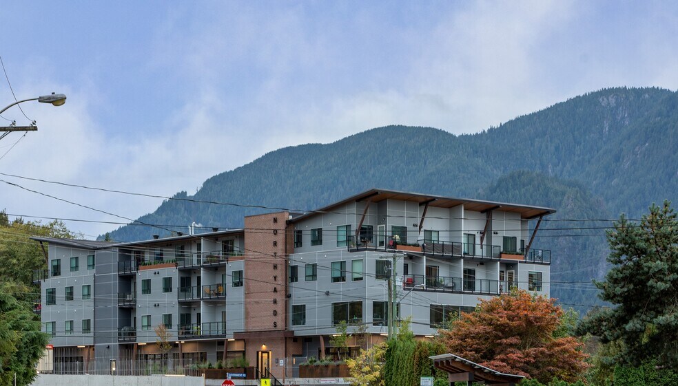 39666 Government Rd, Squamish, BC for sale - Primary Photo - Image 1 of 16