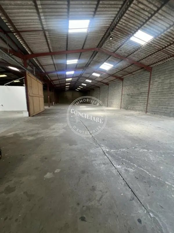 Industrial in Saint-Alban for lease Interior Photo- Image 1 of 6