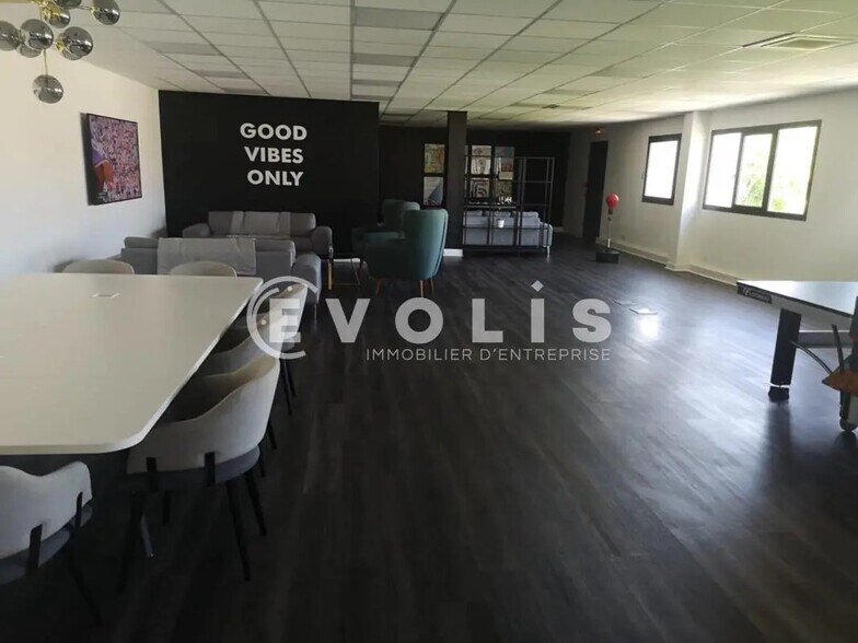 Office in Neuilly-Plaisance for sale - Interior Photo - Image 2 of 12