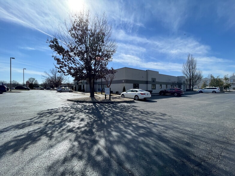 5060 Valley View Blvd NW, Roanoke, VA for lease - Building Photo - Image 3 of 16