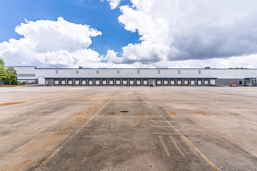 125 Southside Ct, McDonough, GA for lease - Building Photo - Image 2 of 13