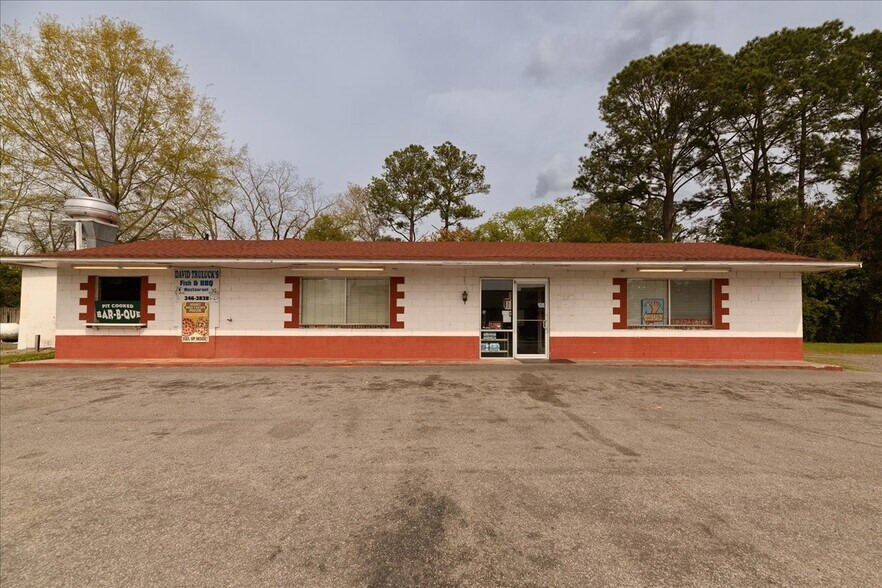 201 E Smith St, Timmonsville, SC for sale - Primary Photo - Image 1 of 1